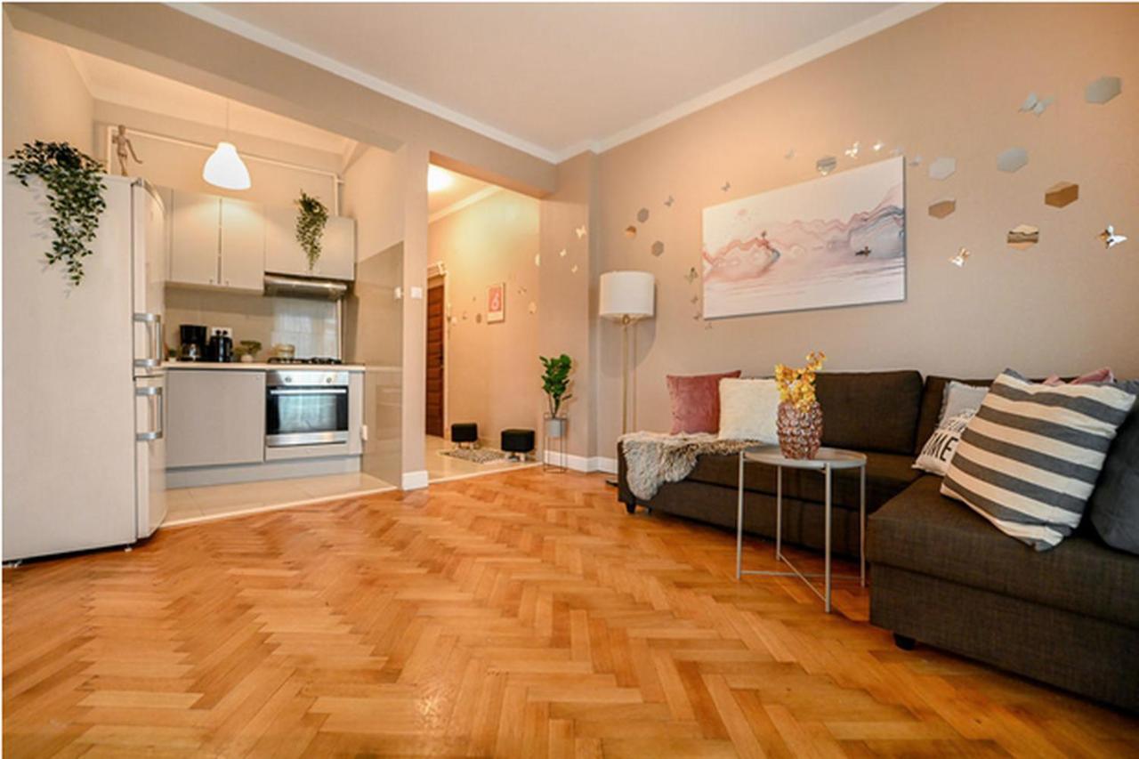 Premium Urban Living - Stylish Apartments At Universitate Prime Location Bucharest Exterior photo